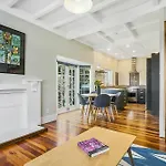 Tranquil Getaway 5 Minutes From The Cbd