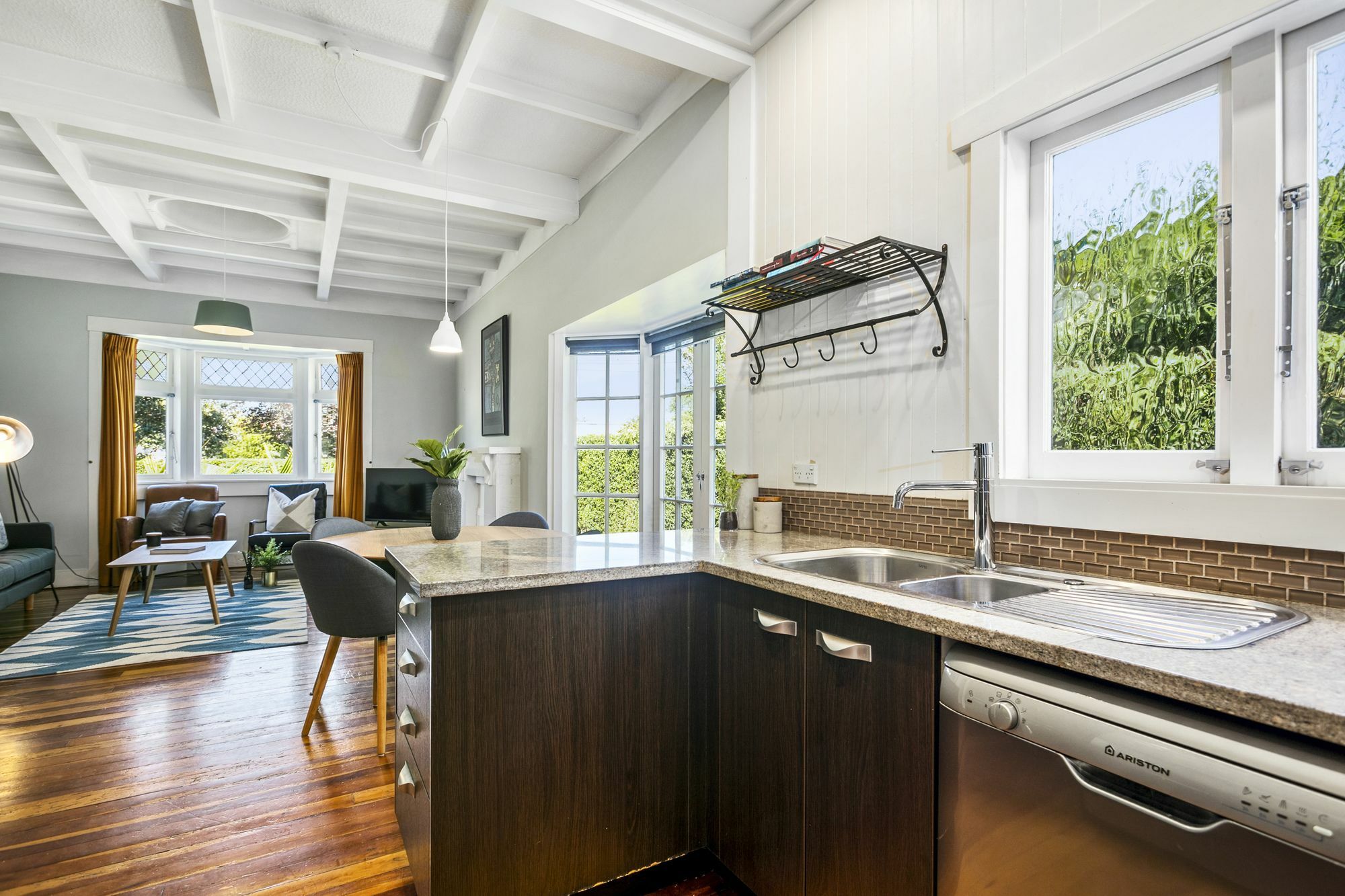Tranquil Getaway 5 Minutes From The Cbd Apartment *